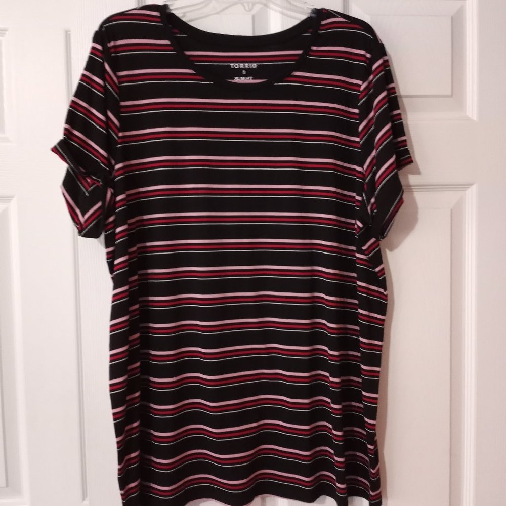 Torrid 3 Slim Fit Striped Tee NWOT